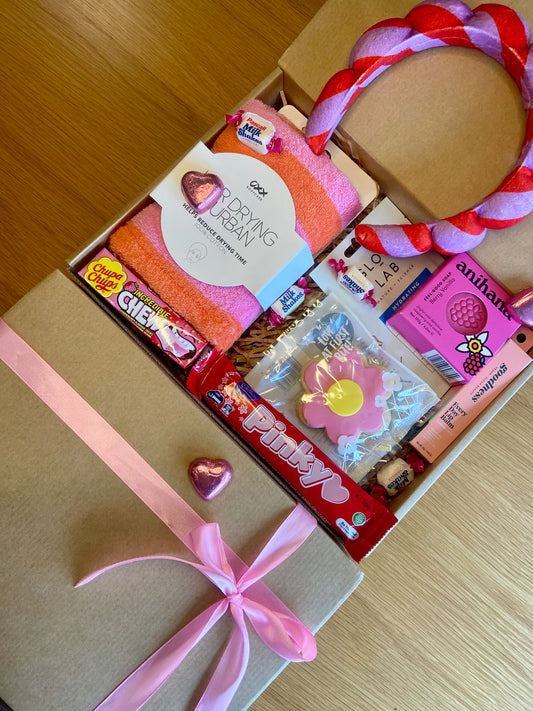 Tween Dream Pamper Box gift box for girls aged 8–15, featuring fun pamper treats